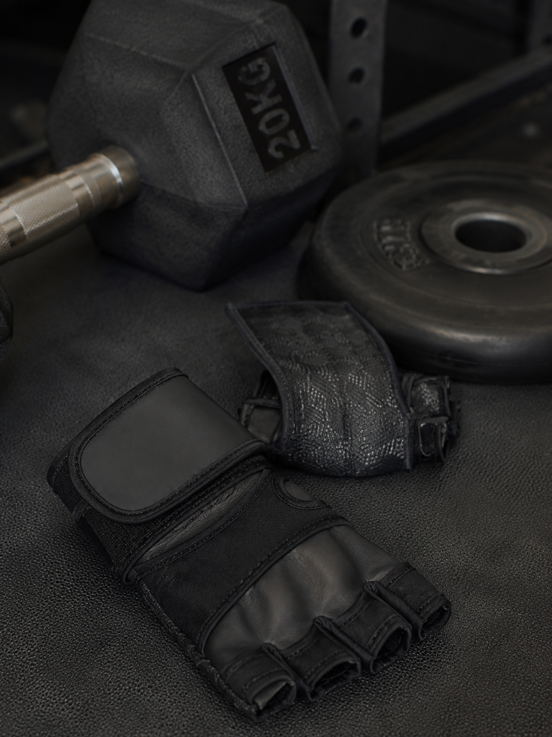 GORRILA GEARZ anti slip gloves
